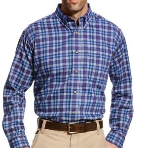 ARIAT Men’s Plaid long sleeve button down shirt